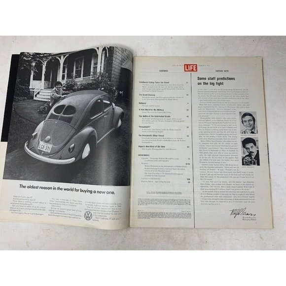 Vintage LIFE Magazine - Battle of the Champs - Backstage with Ali and Frazier - - Picture 4 of 16